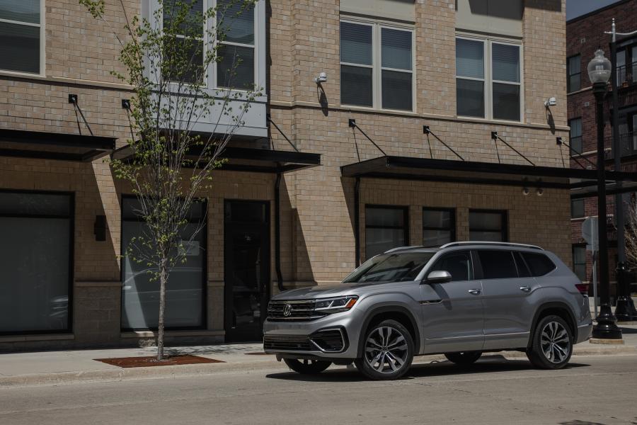  Volkswagen Atlas SEL V6 R-Line 2020 года  (фото 38 из 43)